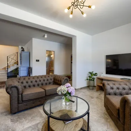 Villa Rustic Perosa With Heated Pool *