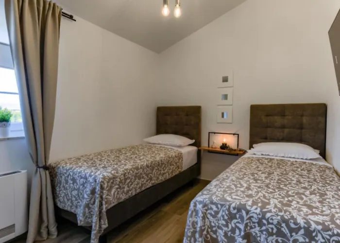 Rustic Perosa With Heated Pool