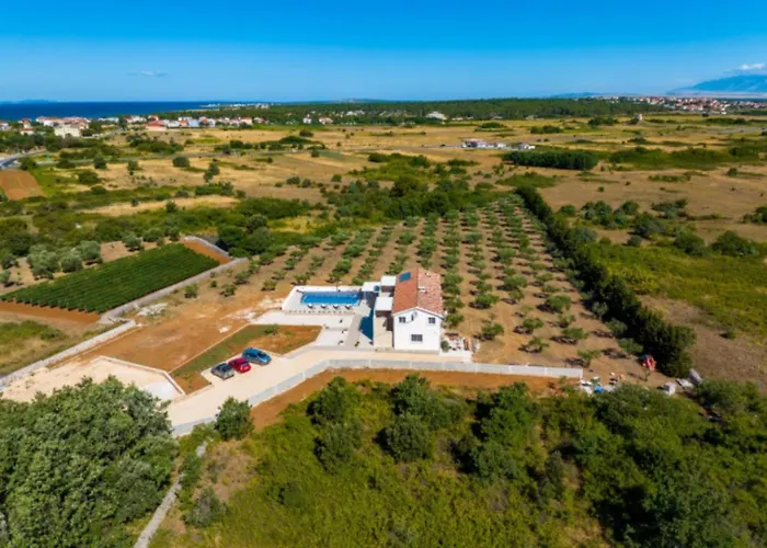 Rustic Perosa With Heated Pool