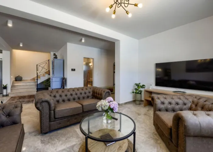 Vila Rustic Perosa With Heated Pool *