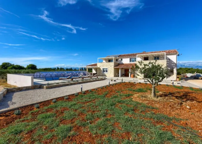 Rustic Perosa With Heated Pool *